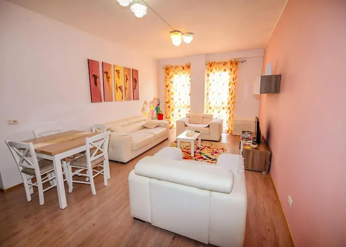 Happy Stories' In Centre Apartment *